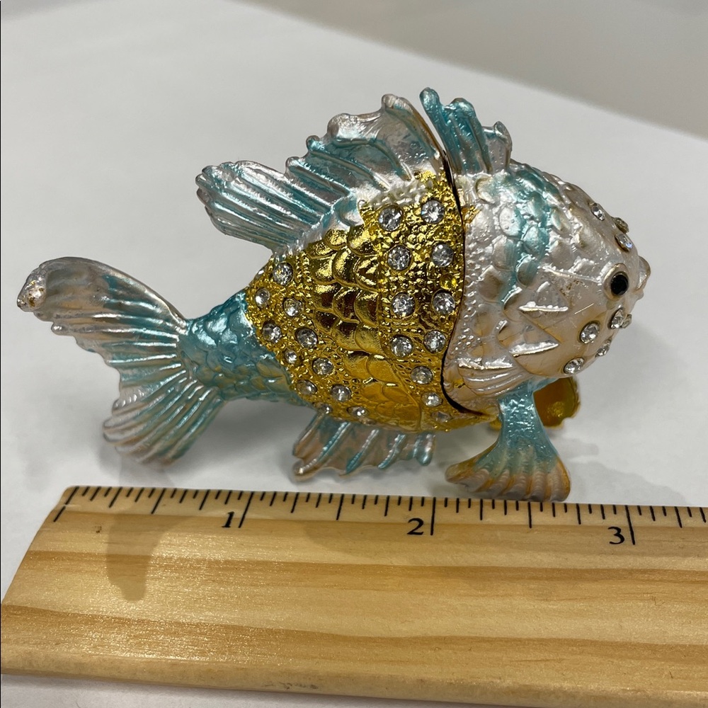 Tropical Fish Hinged Trinket Box Figurine Decorative Ring Jewelry Holder - Picture 9 of 10